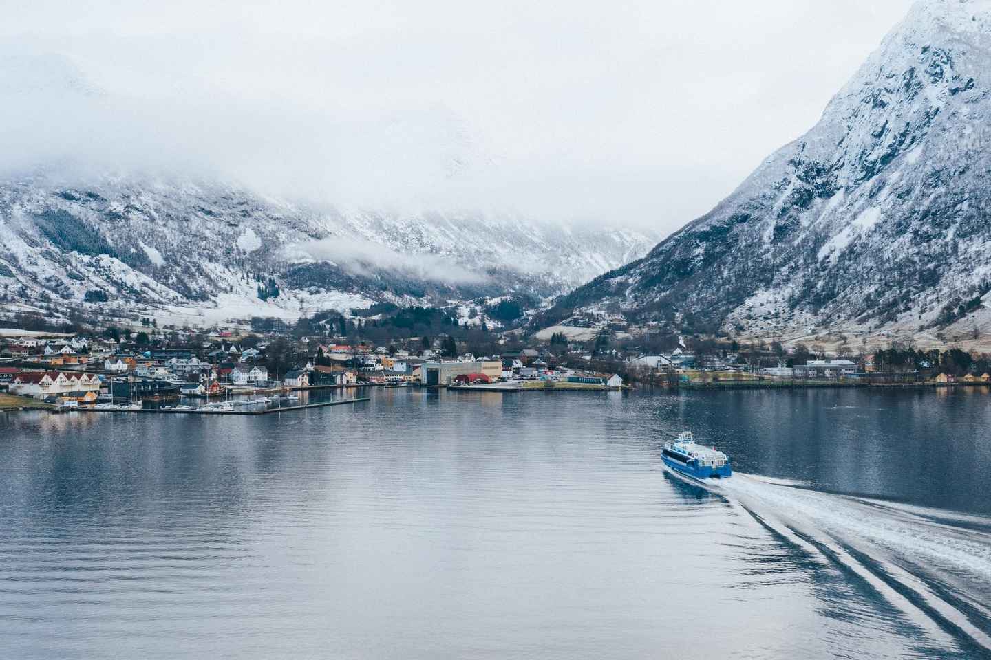 Bergen: Cruise to beautiful Rosendal by the Hardangerfjord