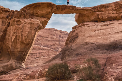 Esplora i punti salienti della Giordania - 2 giorni di Petra, Wadi Rum, Mar MortoEsplora i punti salienti della Giordania - 2 giorni di Petra, Wadi Rum e Mar Morto