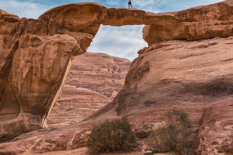 Esplora i punti salienti della Giordania - 2 giorni di Petra, Wadi Rum, Mar MortoEsplora i punti salienti della Giordania - 2 giorni di Petra, Wadi Rum e Mar Morto