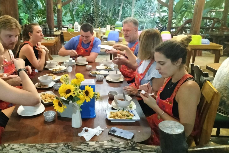 Krabi: Authentic Thai Cooking Class with a Meal