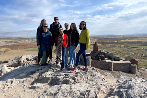 Armenia Iluminada: Echmiadzin, Khor Virap, Noravank, Areni