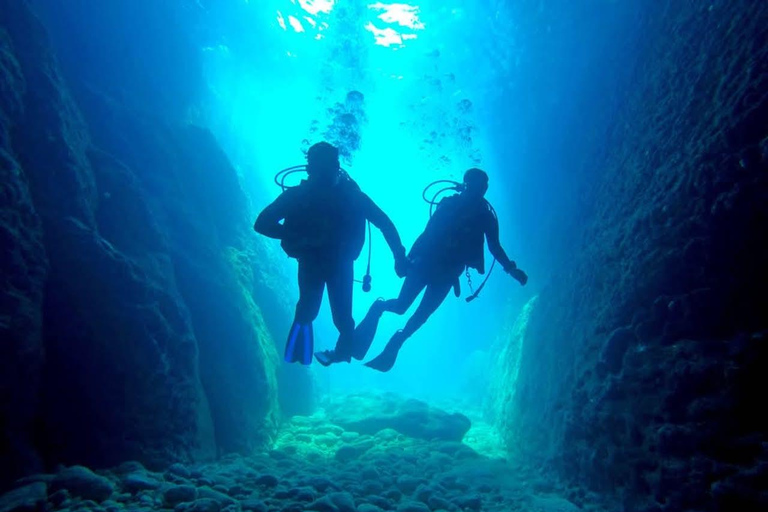 Zakynthos: Scuba Diving Experience with Underwater Photos Double dive discover scuba diving course