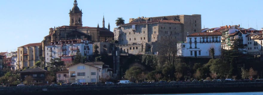 Découvrez Hondarribia par la mer. Visite audioguidée en bateau