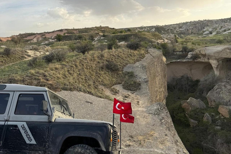 卡帕多奇亚：2小时全景吉普探险之旅卡帕多奇亚：2小时日出吉普探险之旅，尽览全景风光