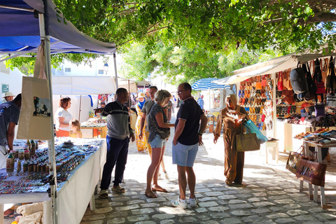 HoumetSouk: Tempo livre no mercado e chá de menta no famoso El FondoukHoumetSouk: Tempo Livre no Mercado e Chá de Hortelã no famoso El Fondouk
