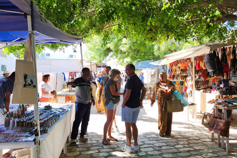 HoumetSouk: Tempo livre no mercado e chá de menta no famoso El FondoukHoumetSouk: Tempo Livre no Mercado e Chá de Hortelã no famoso El Fondouk