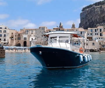 Cefalù: Coastal Sightseeing Cruise with Swim and Aperitif