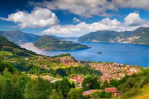 VIP Experience to Lake Iseo and Franciacorta Wine Tasting