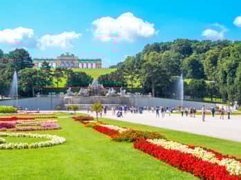 Vienna: Skip-the-Line Schonbrunn Palace and Gardens Tour