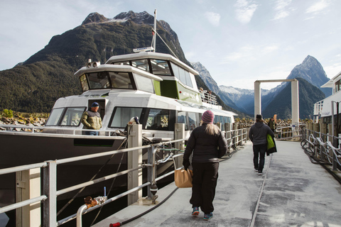 Van Queenstown: Milford Sound Cruise en Scenic Drive