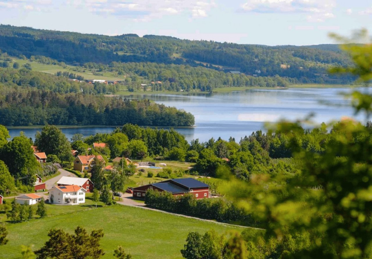 Jönköping: E-Bike-Verleih mit Helm und Schloss