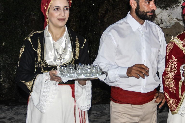 Rethymnon: Kreteńska noc z kolacją i muzyką na żywo