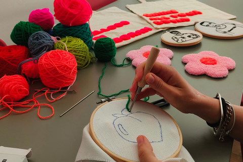 Thessaloniki: Punch Needle Workshop. Ein kreatives, lokales Erlebnis.Thessaloniki: Punch Needle Workshop. Ein kreatives, lokales Erlebnis