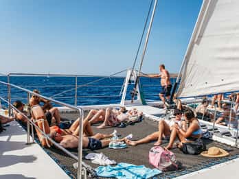 Lanzarote: Day Trip to the Papagayo Beaches by Catamaran