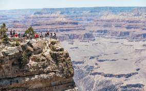 From Las Vegas: Grand Canyon South Rim with Snacks & Lunch