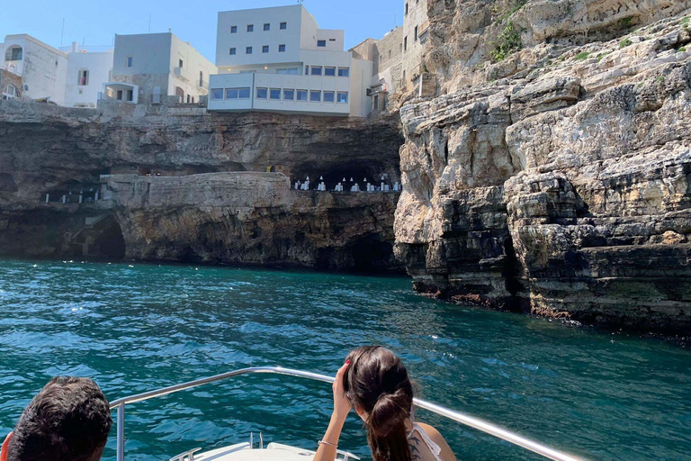 Polignano a Mare: Boat Cruise Among Caves and Turquoise Waters 4.5-Hour Private Tour