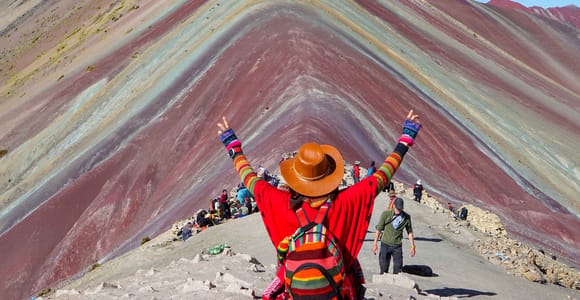 Cusco: Vinicunca Rainbow Mountain Full Day with Meals