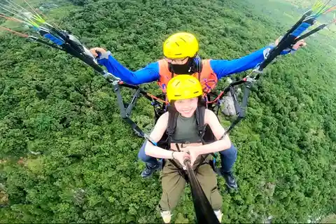 Nha Trang: Paragliding avontuur met hotel transfers