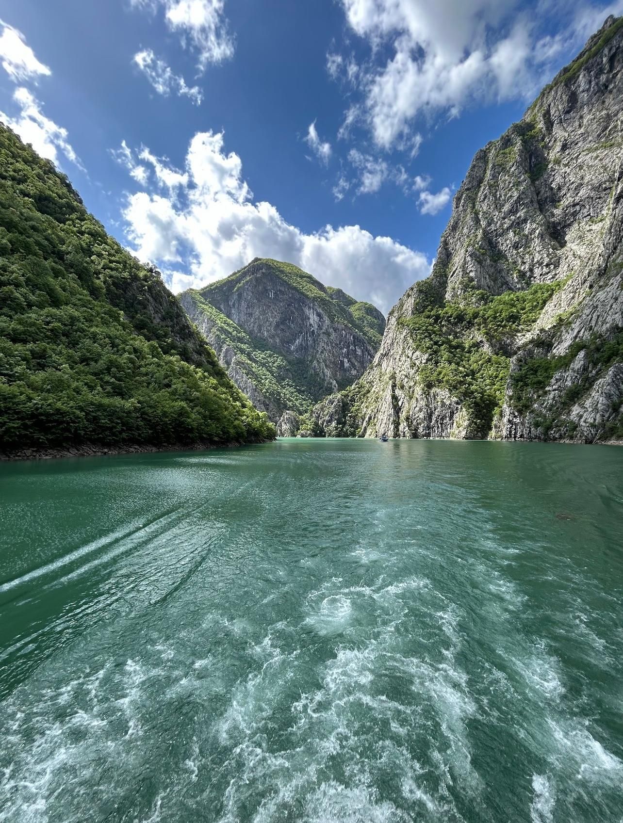Shkoder: Transfer zu den Flüssen Valbona, Theth und Shala. Hin- und Rücktransfer.