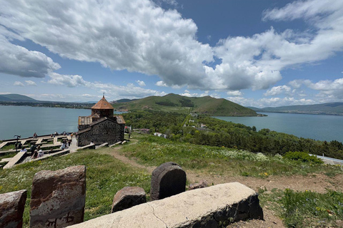 Armenia: 5-Day Wine and Culture Tour with Breakfast & Lunch