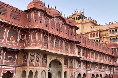 Jaipur: Hawa Mahal, Palace Guided Tour with Entry Ticket Jaipur: Hawa Mahal, Palace Guided Tour with Entry Ticket