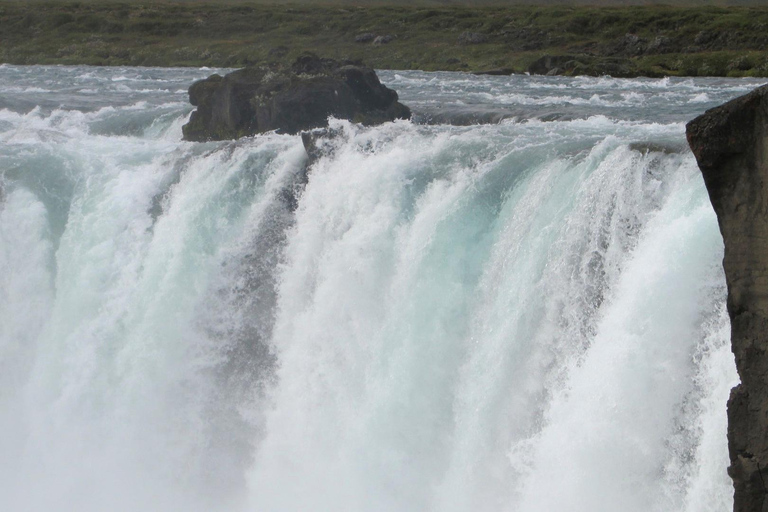 Från Akureyri: Diamantcirkeltur med vattenfall