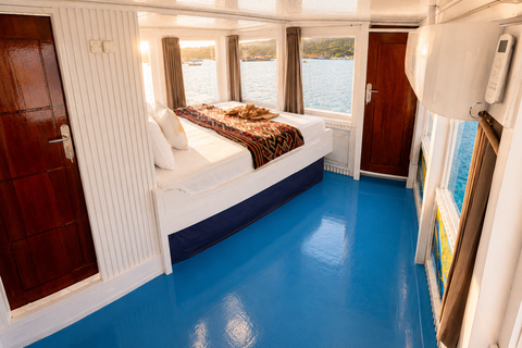 Labuan Bajo: 3-Day Komodo Sailing Ocean View Cabin All Fees Standard Boat | Sharing Room Ocean View | Tiket not Included
