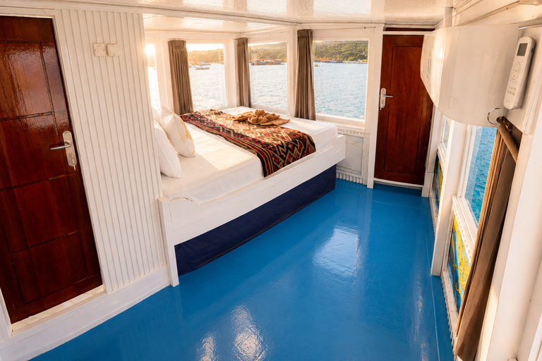 Labuan Bajo: 3-Day Komodo Sailing Ocean View Cabin All Fees Standard Boat | Sharing Room Ocean View | Tiket not Included