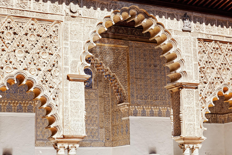 Seville: Priority Access Royal Alcazar Tour Guided tour: Real Alcázar of Seville in English in Vip Group
