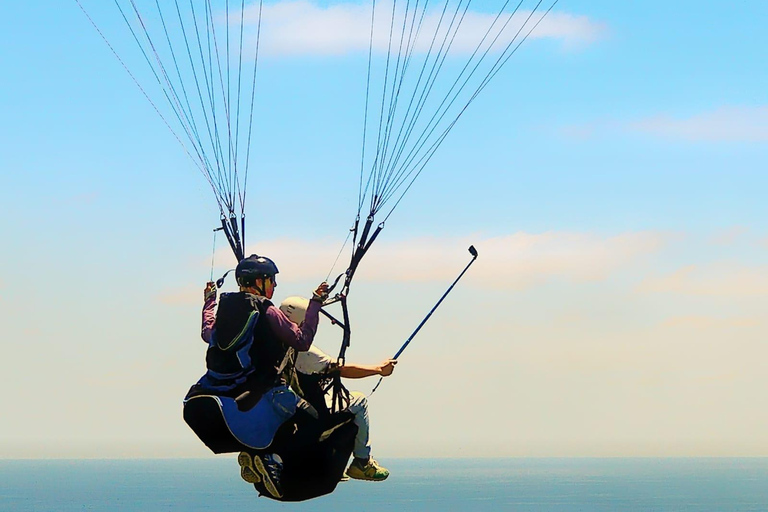 Uluwatu: tour in parapendio a Bali con visita a più spiaggeVolo Uluwatu Ovest