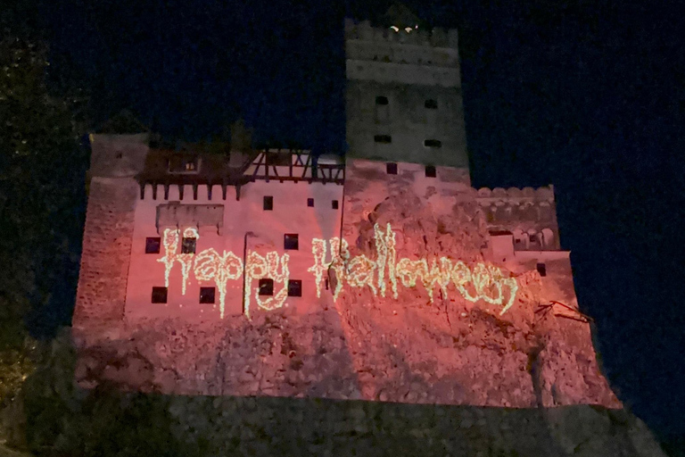 Brasov: Festa di Halloween e tour serale del Castello di Bran + trasporto