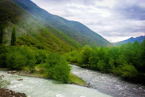 Visita guiada de un día a Ananuri, Gudauri y Kazbegi