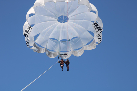 Barcelona: Parasailing magic flight and views above the sea