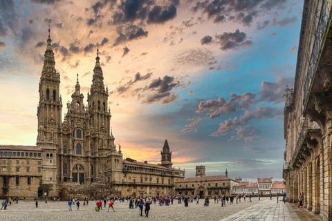 Porto: Santiago de Compostela Tour & Exclusive E-Book