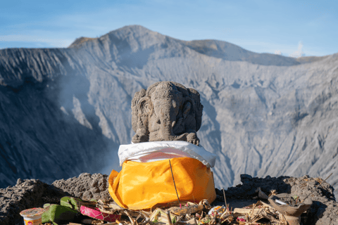 De Yogyakarta Bromo Tumpaksewu Visita guiada partilhadaDe Yogyakarta: Desembarque no porto da balsa de Ketapang