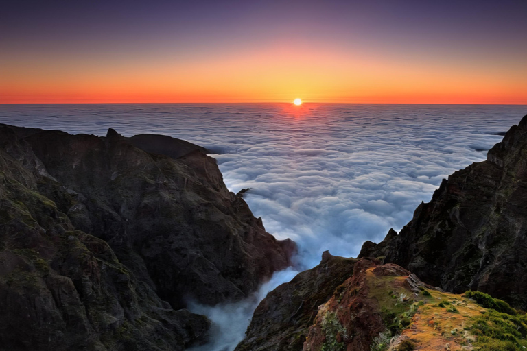 Madeira: Pico do Arieiro Sunset Experience Above The Clouds
