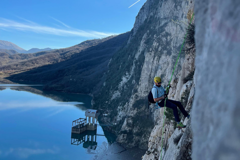 تسلق الصخور في تيرانا، مغامرة في الجبال