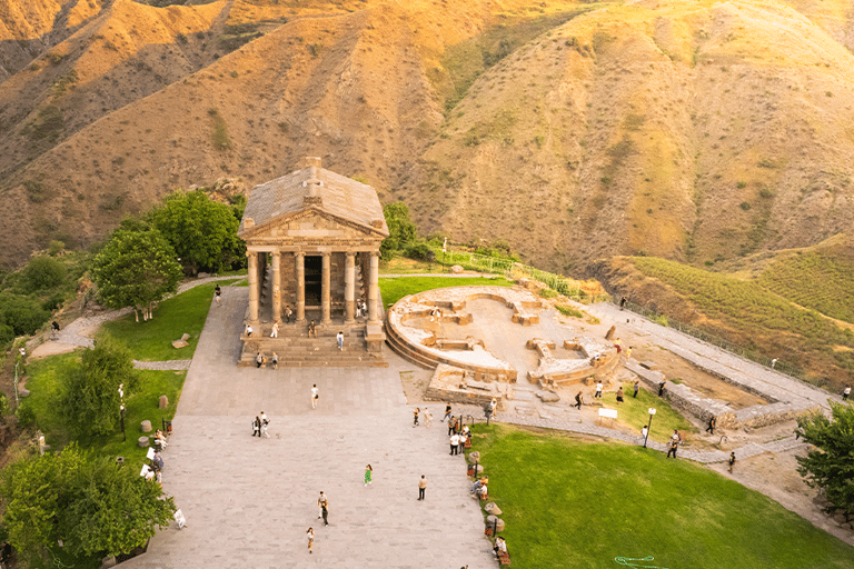 Yerevan: Pagan Temple of Garni, Geghard & Lavash Baking Tour