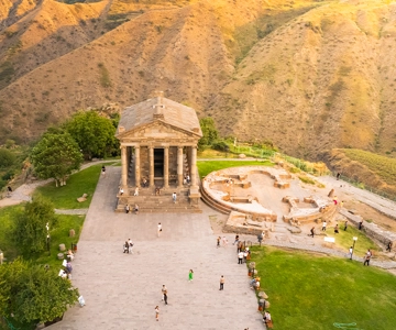 Yerevan: Pagan Temple of Garni, Geghard & Lavash Baking Tour