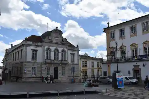 Discover Evora: Full-Day Adventure