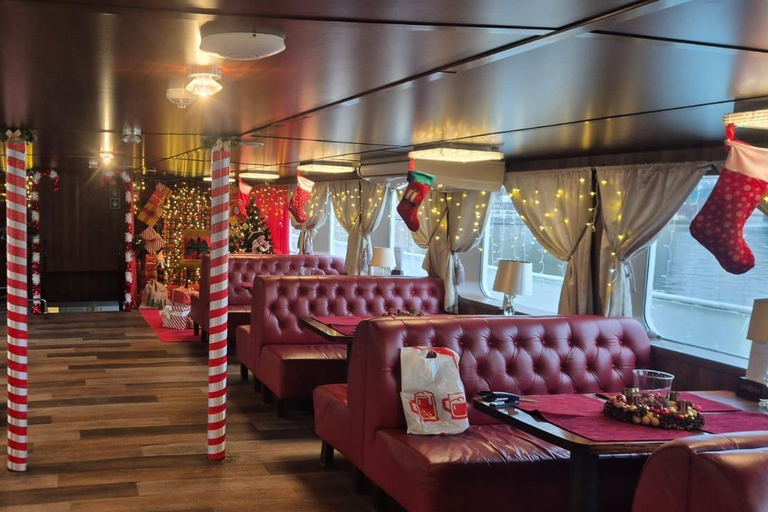Wrocław: Christmas Carols Concert Cruise on the Wratislavia