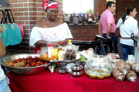 Cali: Salsa Class and Market Tour with Food Tasting