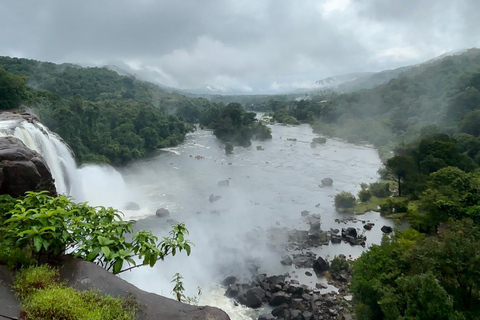 Kochi: Athirappilly Waterfalls Overnight Tour with Transfer