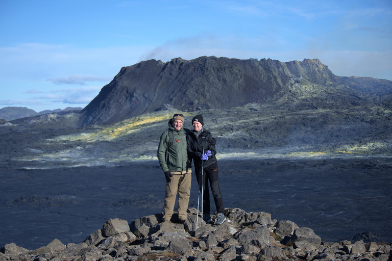 Grindavík: Caminhada no vulcão Fagradalsfjall com um guia privadoCondução autónoma: Ponto de encontro no vulcão