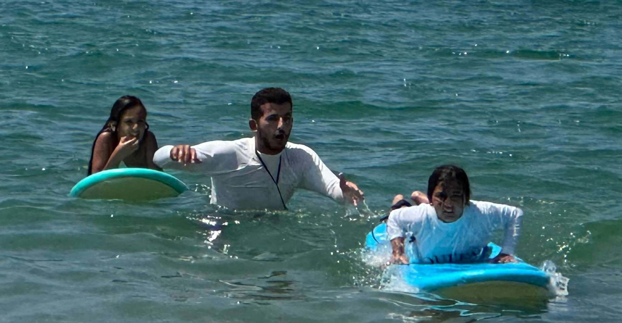 Tel Aviv, clases profesionales de surf en el Beach Club TLV - Hizvo