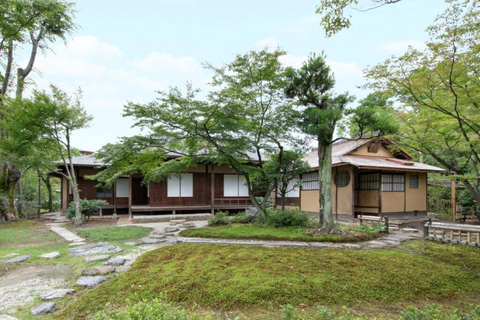 Desde Nagoya: Espadas samurai y el castillo más antiguo de JapónSalida desde la Estación de Nagoya - Llegada a la Estación de Takayama