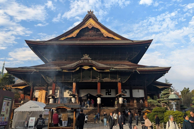 Tokyo: 5-Day Private Tour to Hiroshima with Transport