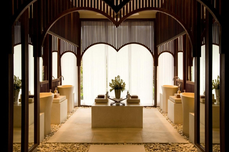 Ubud: Traditional Purification Ceremony, Lunch, and Spa Day