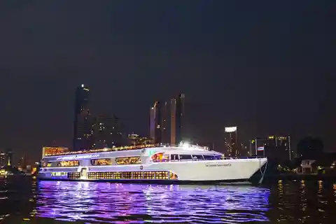 Bangkok : Croisière White Orchid Chao Phraya, buffet thaïlandais et bière