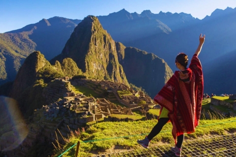 Depuis Cusco : 2 jours d'excursion au Machu Picchu, au coucher ou au lever du soleilDepuis Cusco : 2 jours d'excursion au Machu Picchu, lever du soleil standard